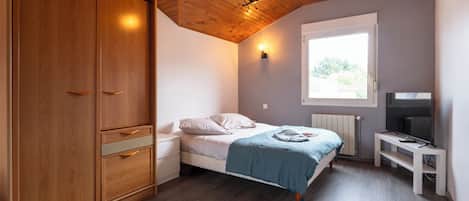 5 chambres, fer et planche Ă repasser, Wi-Fi, literie fournie