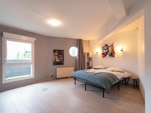 5 chambres, fer et planche à repasser, Wi-Fi, draps fournis