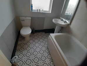 Shower, towels - Seaside Sanctuary at Bela Grove (Blackpool)