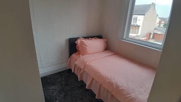 4 habitaciones, wifi gratis y ropa de cama