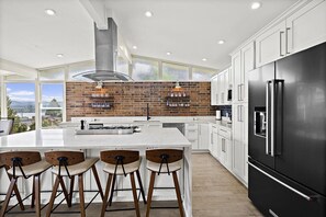 Refrigerador, microondas, horno, placa de cocina