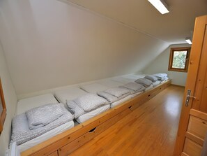 3 bedrooms, iron/ironing board