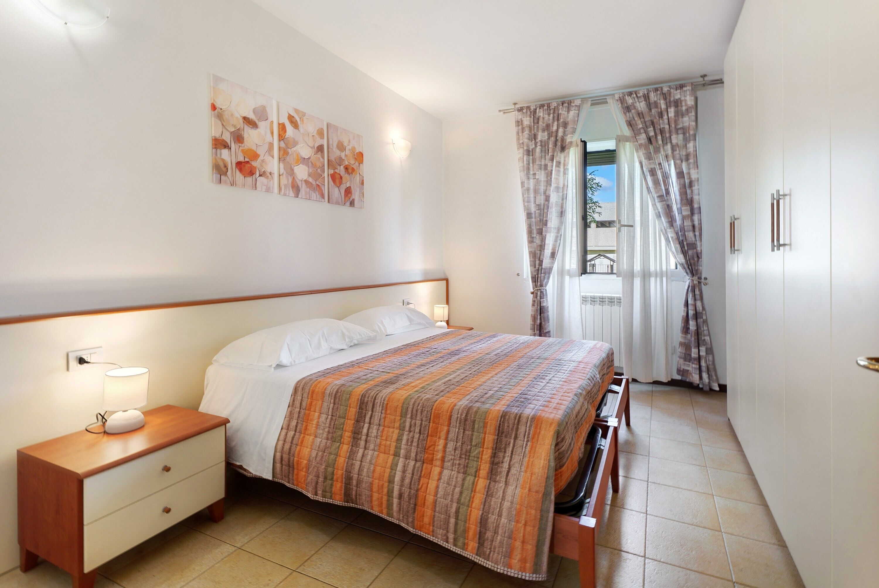 1 camera, ferro/asse da stiro, Wi-Fi, lenzuola