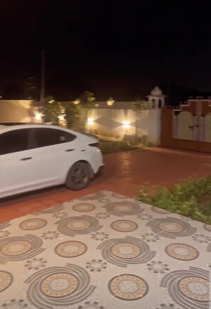 Property grounds - PADAMSUKH - A Soothing farmhouse in Jaipur at a safe locality. (Jaipur)