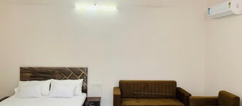 PADAMSUKH - A Soothing farmhouse in Jaipur at a safe locality.