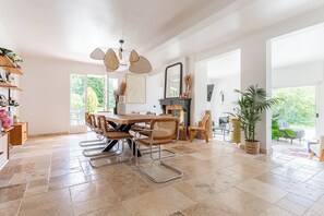 Apartment | Dining