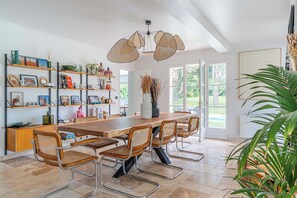 Apartment | Dining