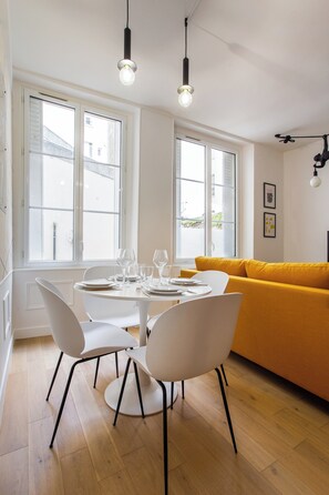 Dining - Chic Apartment - 1br/4p - Centre de Paris (Paris)
