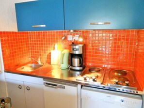 Fridge, microwave, oven, dishwasher - 100m from resort center, 4th floor, balcony, tv, ski locker, 45m², Les 2 Alpes (Les Deux Alpes)