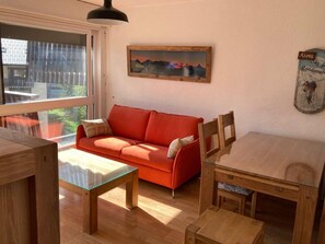 Living area - 100m from resort center, 4th floor, balcony, tv, ski locker, 45m², Les 2 Alpes (Les Deux Alpes)