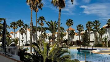 Apartamento | Piscina | Una piscina al aire libre