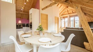 Unclassified image, 2 of 31, button - 350m from ski lifts, 2nd floor, parking, 61m², Valloire (Valloire)