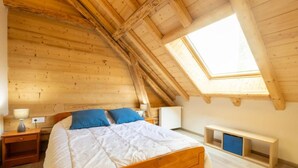 Unclassified image, 3 of 31, button - 350m from ski lifts, 2nd floor, parking, 61m², Valloire (Valloire)