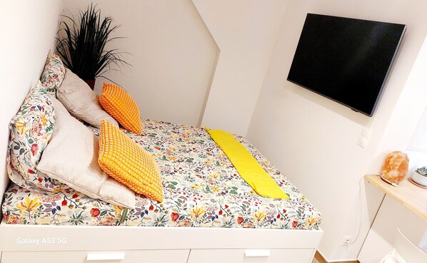 2 bedrooms, Internet, bed sheets