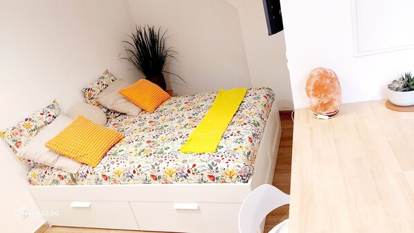 2 bedrooms, Internet, bed sheets