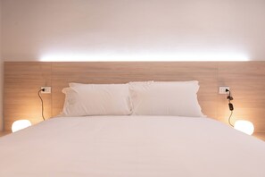 2 bedrooms, WiFi, bed sheets - FORTITUDO duomo-suite in the heart of cremona (Cremona)