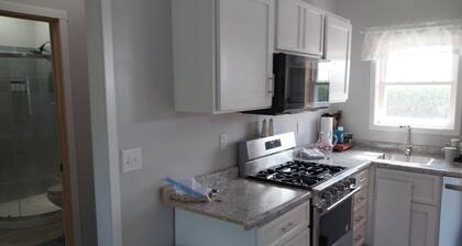 Peaceful 2-bedroom house with AC in Manson