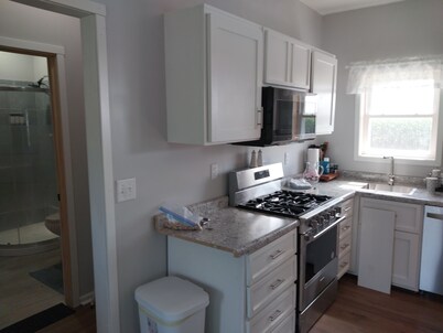 Peaceful 2-bedroom house with AC in Manson