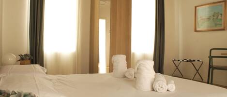 1 slaapkamer, een strijkplank/strijkijzer, gratis wifi, beddengoed