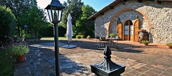 Villa Camilla - Pet-Friendly Tuscan House with Private Pool