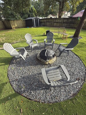 Property grounds - Modern Home w/ Theater, BBQ & Private Yard (Ladson)