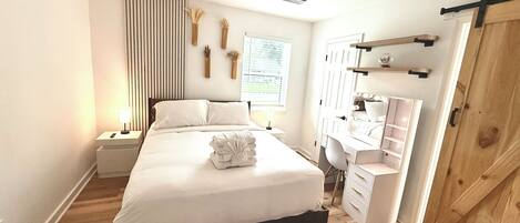 3 makuuhuonetta, silitysrauta/-lauta, Wi-Fi, vuodevaatteet