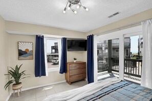 2 عدّة غرف نوم ومكواة/لوح كي وواي فاي وملاءات أسرّة