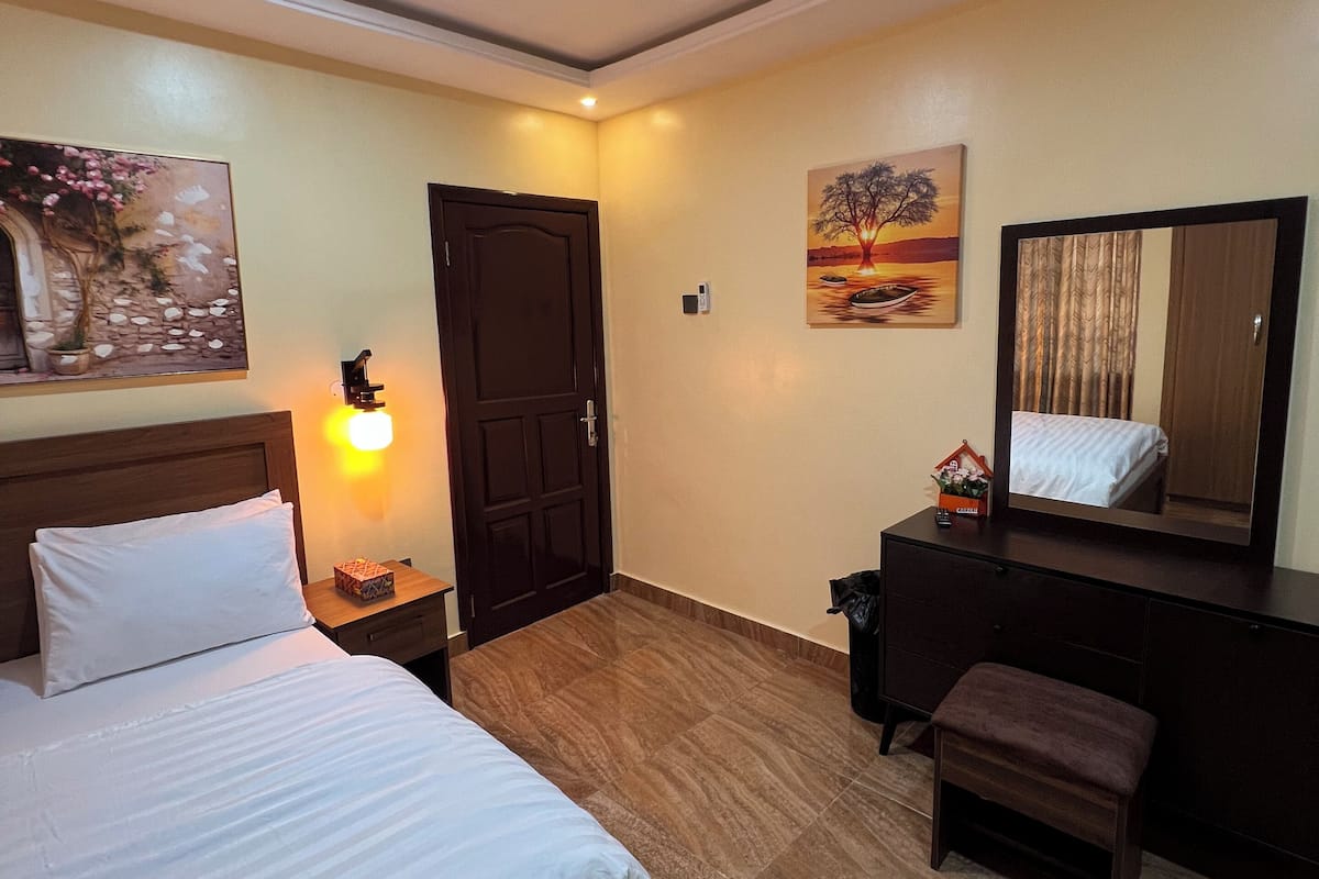 In-room safe, free WiFi