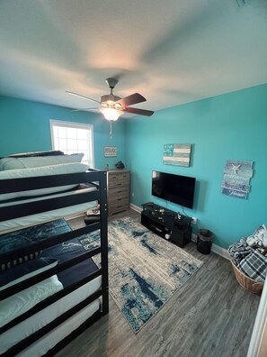 4 bedrooms, iron/ironing board, free WiFi, bed sheets