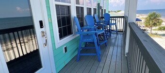 BEACHFRONT "Turtles Nest" Delight in Bald Point- New Listing w/ Private Beach