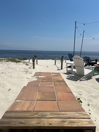 BEACHFRONT "Turtles Nest" Delight in Bald Point- New Listing w/ Private Beach