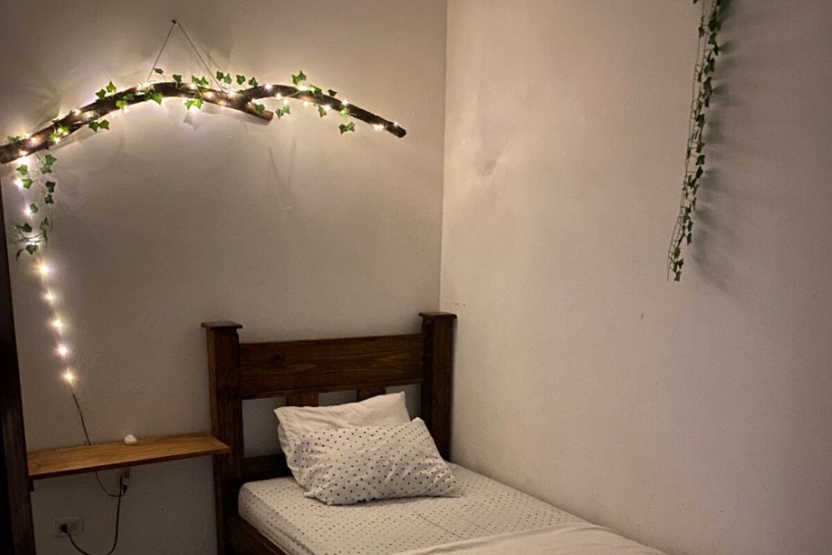 Single Room | Iron/ironing board (on request), WiFi (free), bed sheets