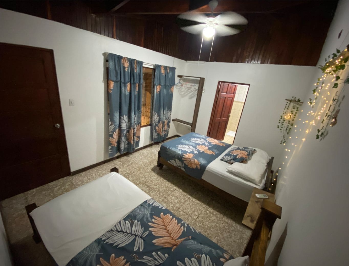Comfort Quadruple Room | Iron/ironing board (on request), WiFi (free), bed sheets