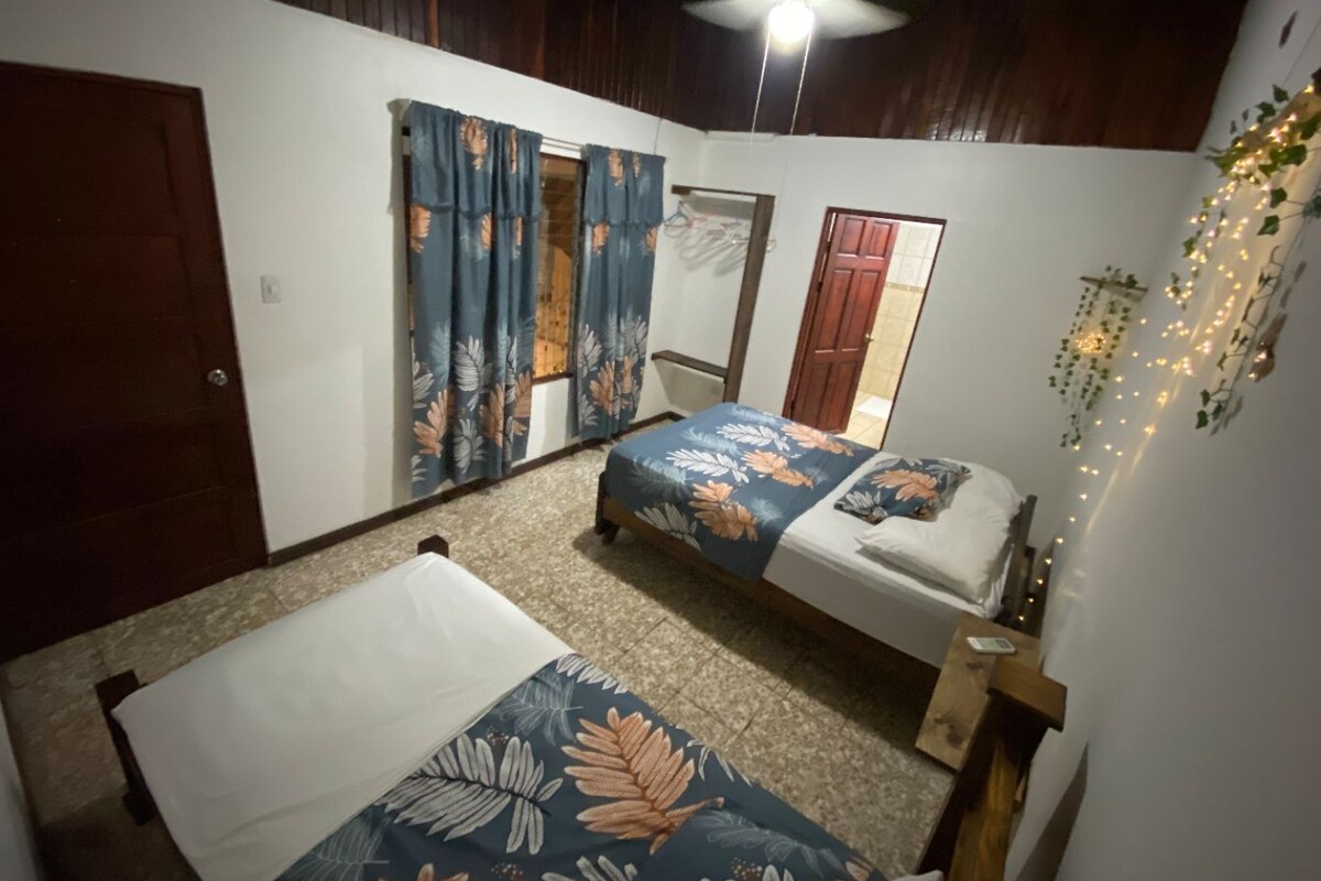 Comfort Quadruple Room | Iron/ironing board (on request), WiFi (free), bed sheets
