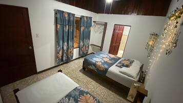 Comfort Quadruple Room | Iron/ironing board (on request), WiFi (free), bed sheets