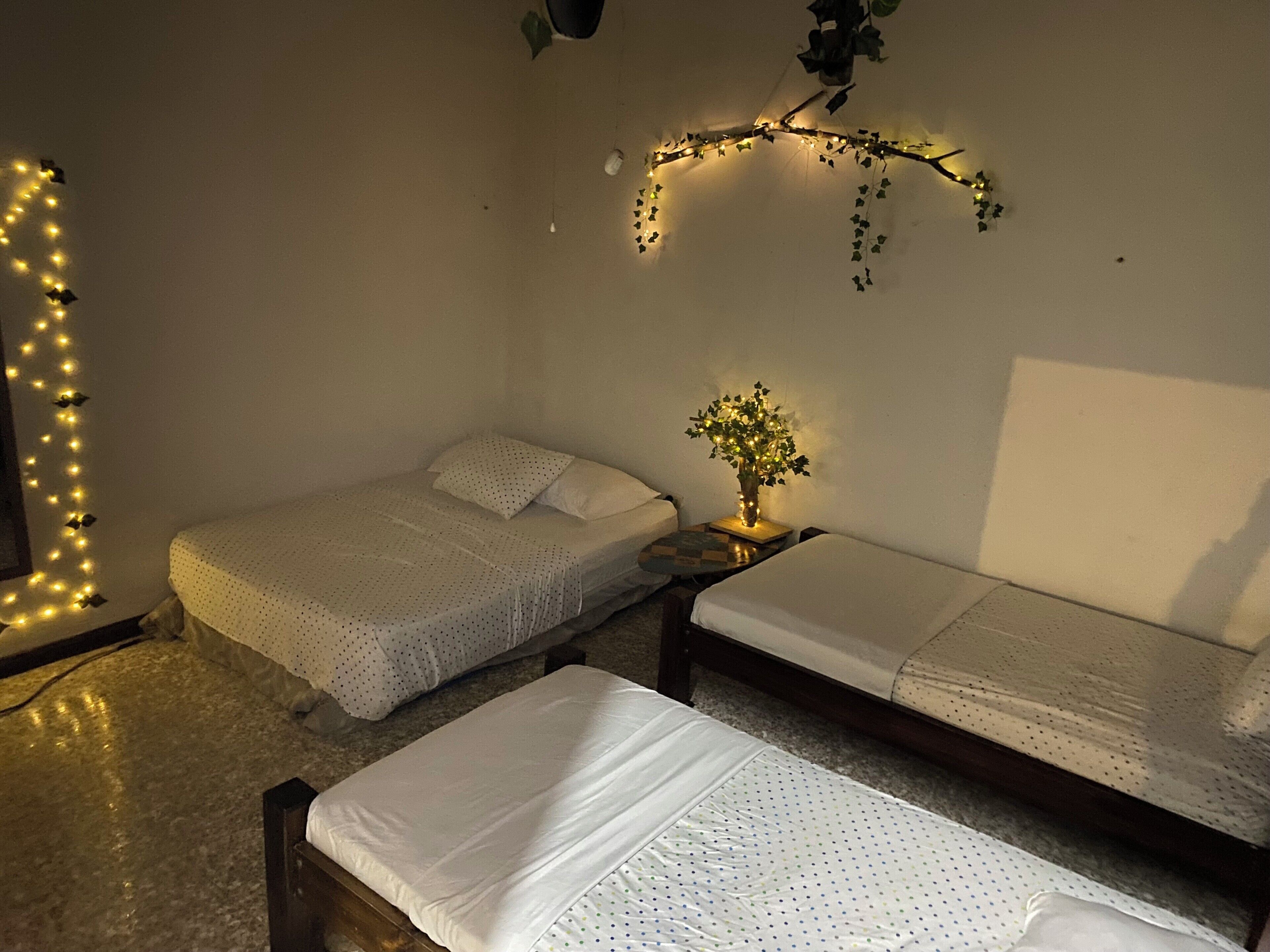 Fer et planche à repasser, Wi-Fi gratuit, draps fournis