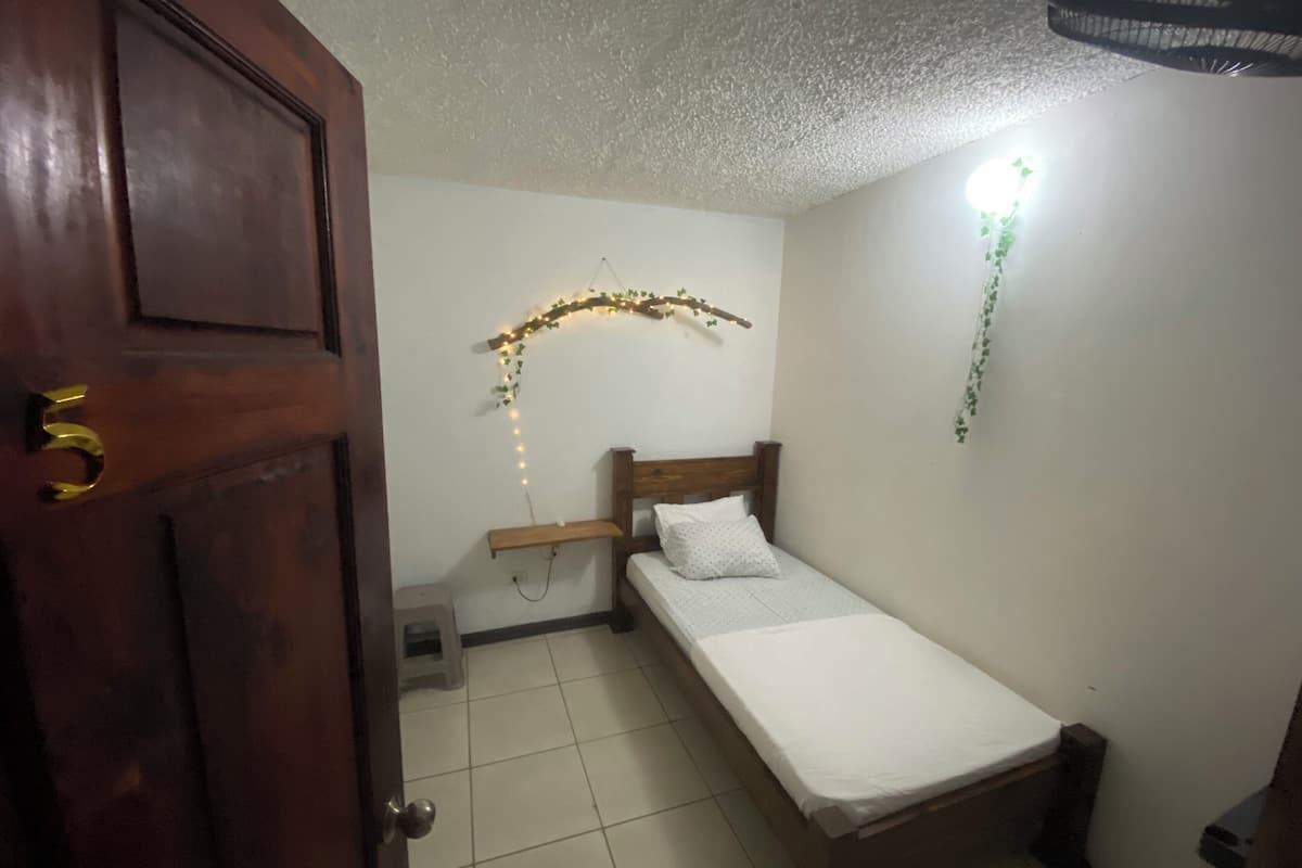 Iron/ironing board, free WiFi