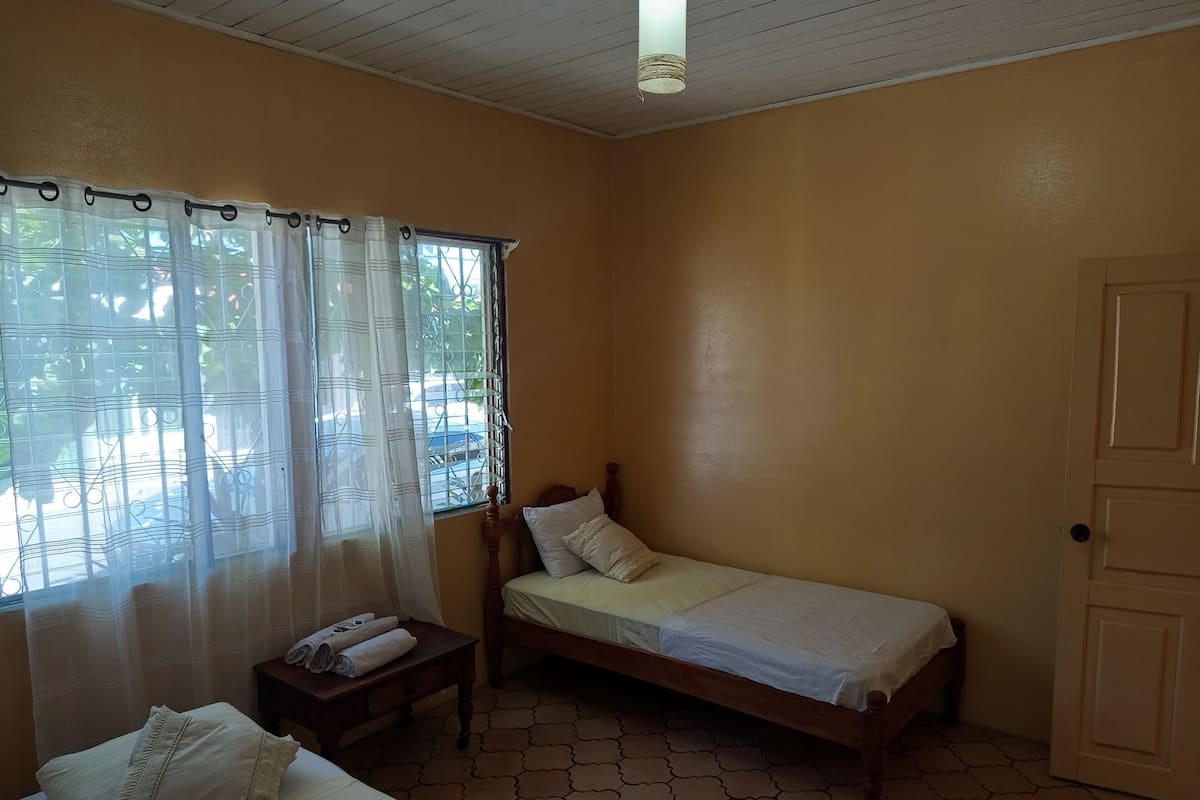 Økonomi-tremannshytte | Strykejern/-brett, wi-fi (inkludert) og sengetøy