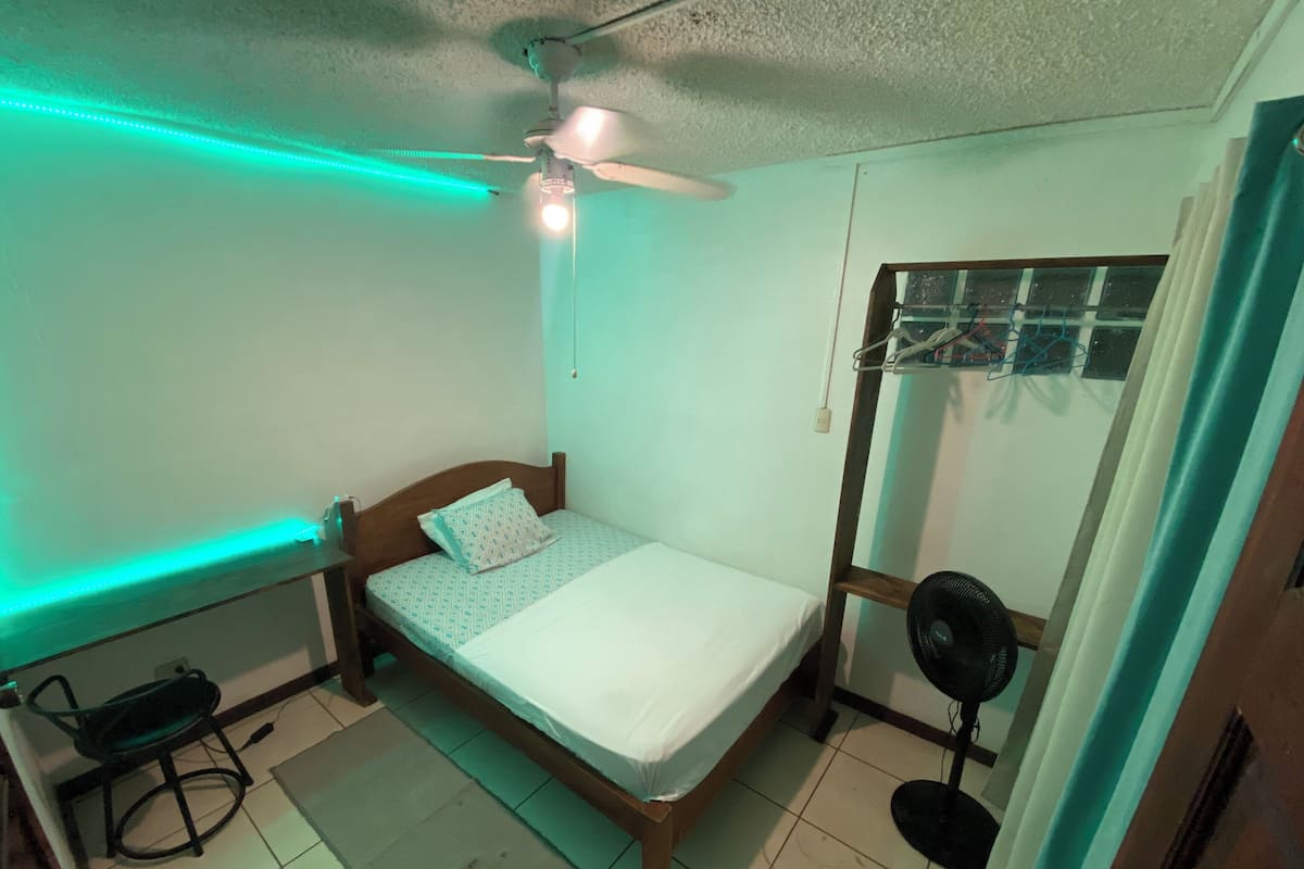 Iron/ironing board, free WiFi