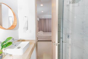 Hair dryer - Family-Friendly Modern 2BR/2BA • Steps to Beach (Santa Marta)