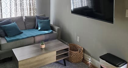 Private Cottage Pad - Weekly or Monthly