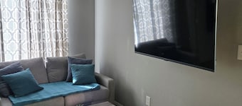 Private Cottage Pad - Weekly or Monthly