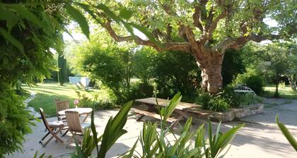 Chambre d'hÎtes 'Chambre' avec terrasse partagée, jardin partagé et Wi-Fi