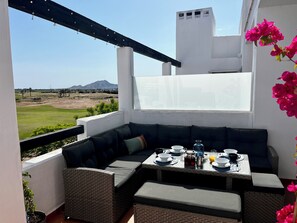 屋外ダイニングエリア