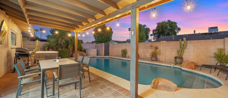 Ulkouima-allas, lämmitetty uima-allas