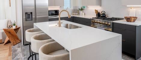 Luxury Townhome, Private Pool, City View | Private kitchen | Full-size fridge, microwave, oven, stovetop