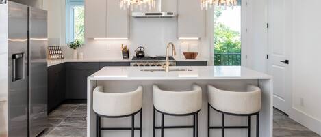 Luxury Townhome, Private Pool, City View | Private kitchen | Full-size fridge, microwave, oven, stovetop