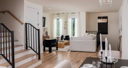 New Luxe Townhome - Rooftop Pool