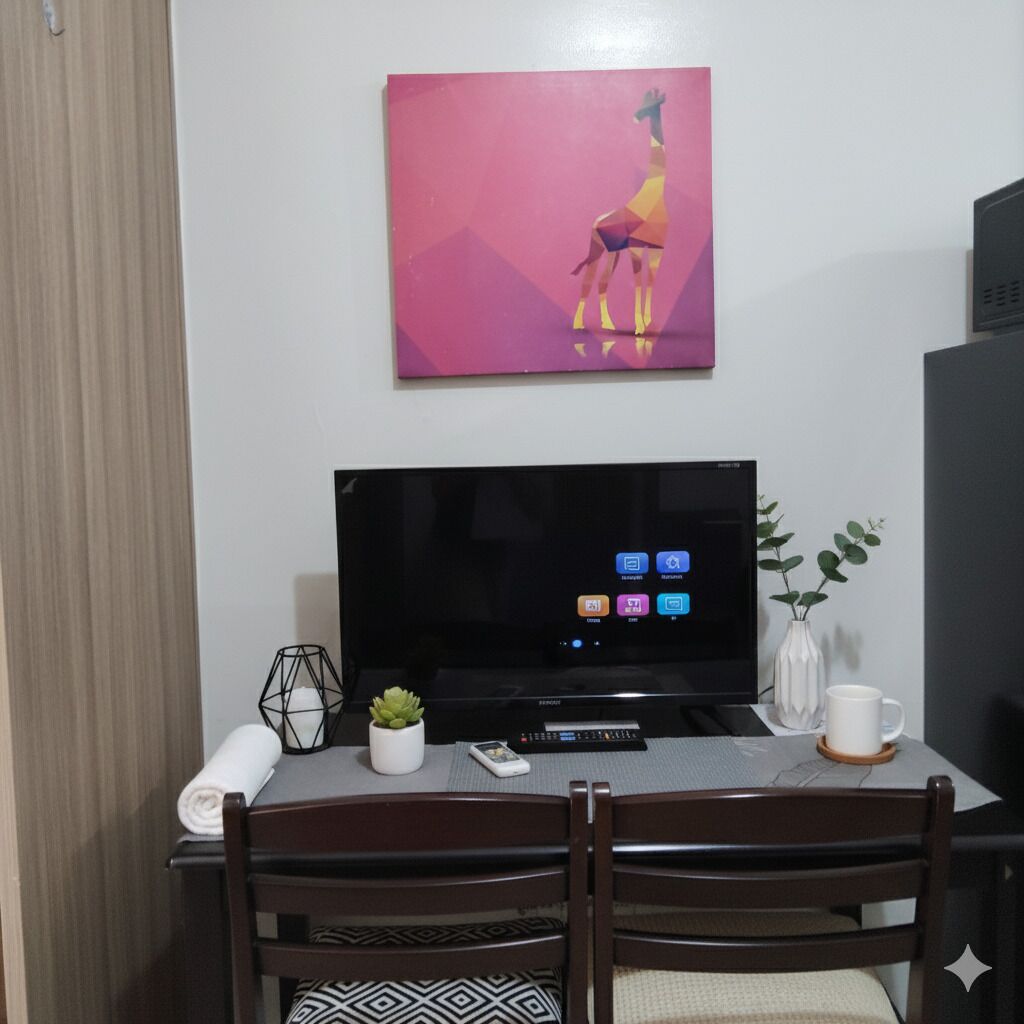 Double Room, City View | In-room dining