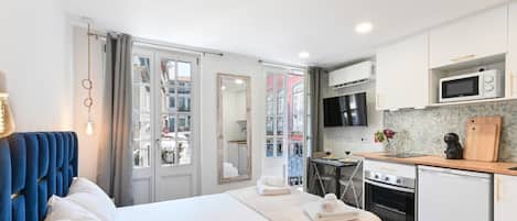1 habitación, tabla de planchar con plancha, wifi y ropa de cama